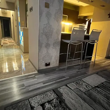 V I P Apartament *