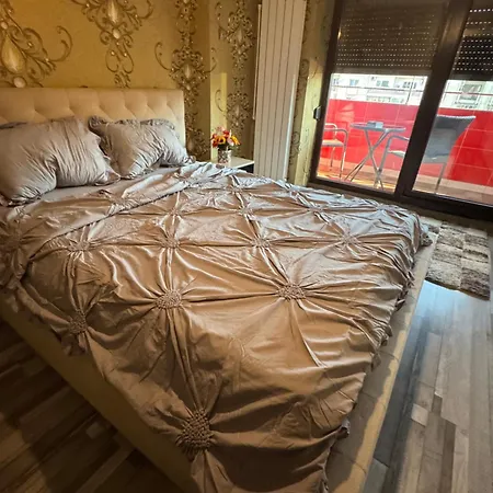 V I P Apartament *