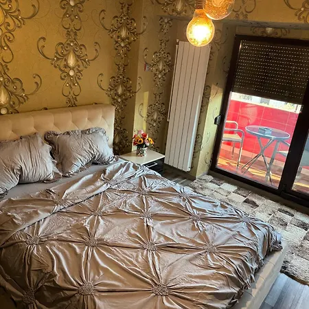 V I P Apartament *